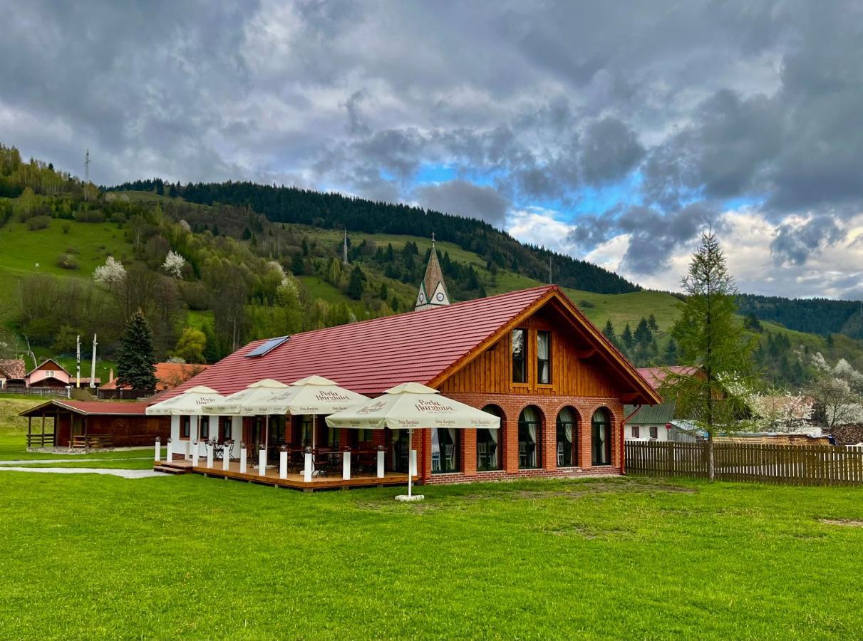 Biotour Camping & Restaurant Ghimeş-Făget Eksteriør billede