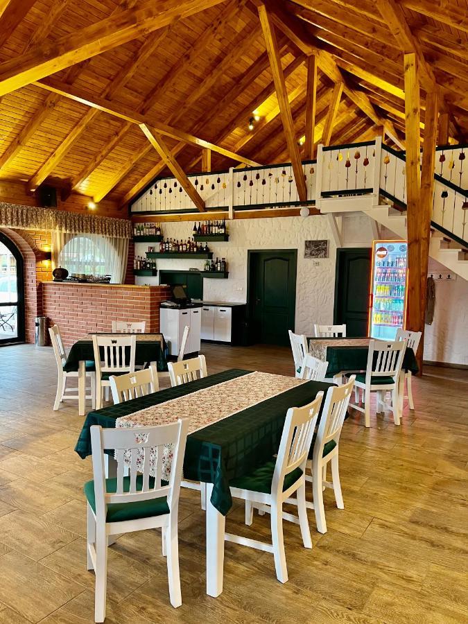 Biotour Camping & Restaurant Ghimeş-Făget Eksteriør billede