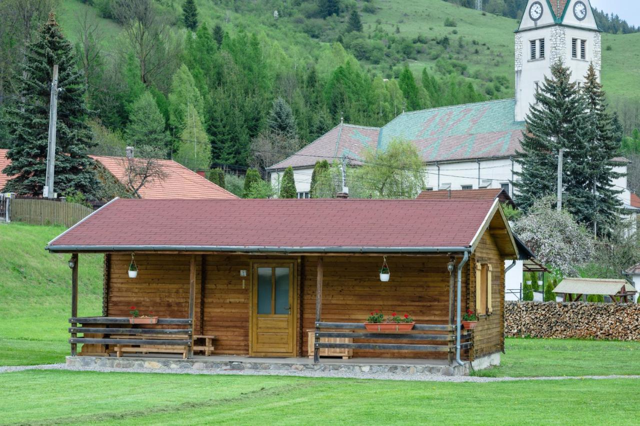Biotour Camping & Restaurant Ghimeş-Făget Eksteriør billede