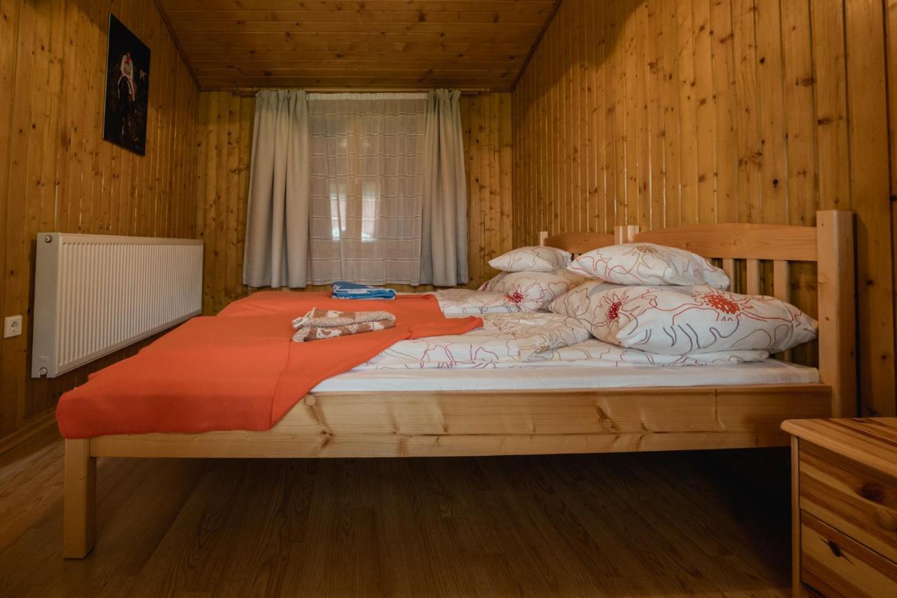 Biotour Camping & Restaurant Ghimeş-Făget Eksteriør billede