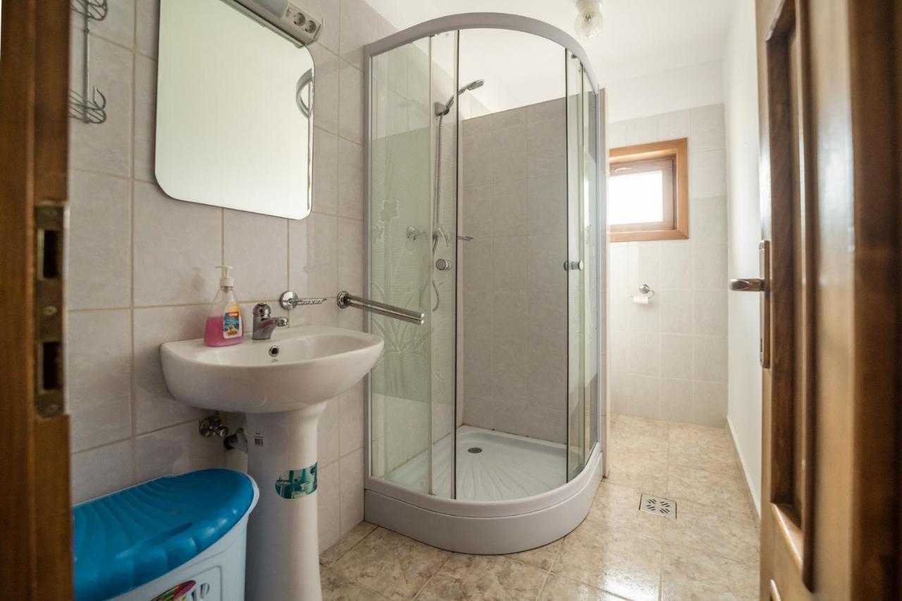Biotour Camping & Restaurant Ghimeş-Făget Eksteriør billede