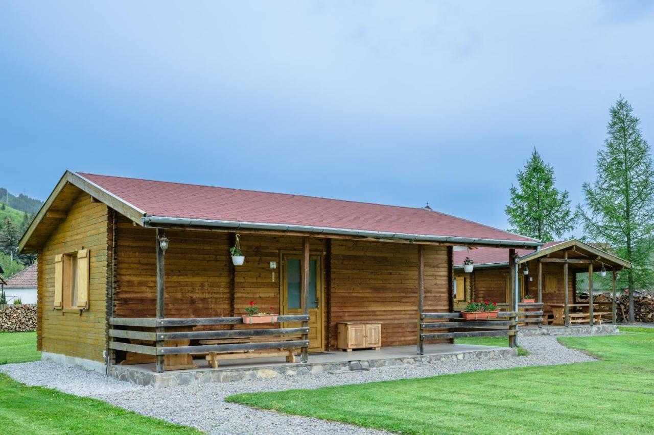 Biotour Camping & Restaurant Ghimeş-Făget Eksteriør billede