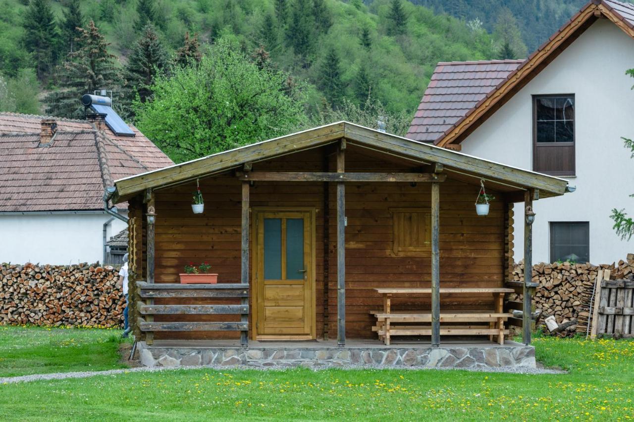 Biotour Camping & Restaurant Ghimeş-Făget Eksteriør billede