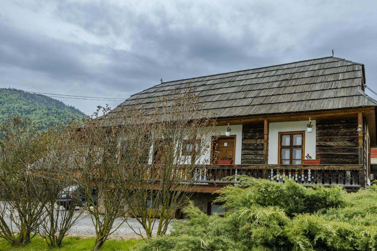 Biotour Camping & Restaurant Ghimeş-Făget Eksteriør billede